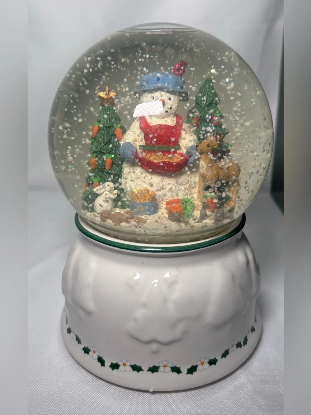 Pfaltzgraff Perennials Snow Village Musical Snow Globe Frosty the Snowman ☃️ ❄️